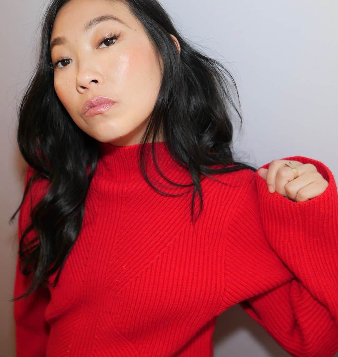 Vincent Oquendoのインスタグラム：「🌹#Awkwafina for the @todayshow hair by @cnaselli #makeupbyvincent」