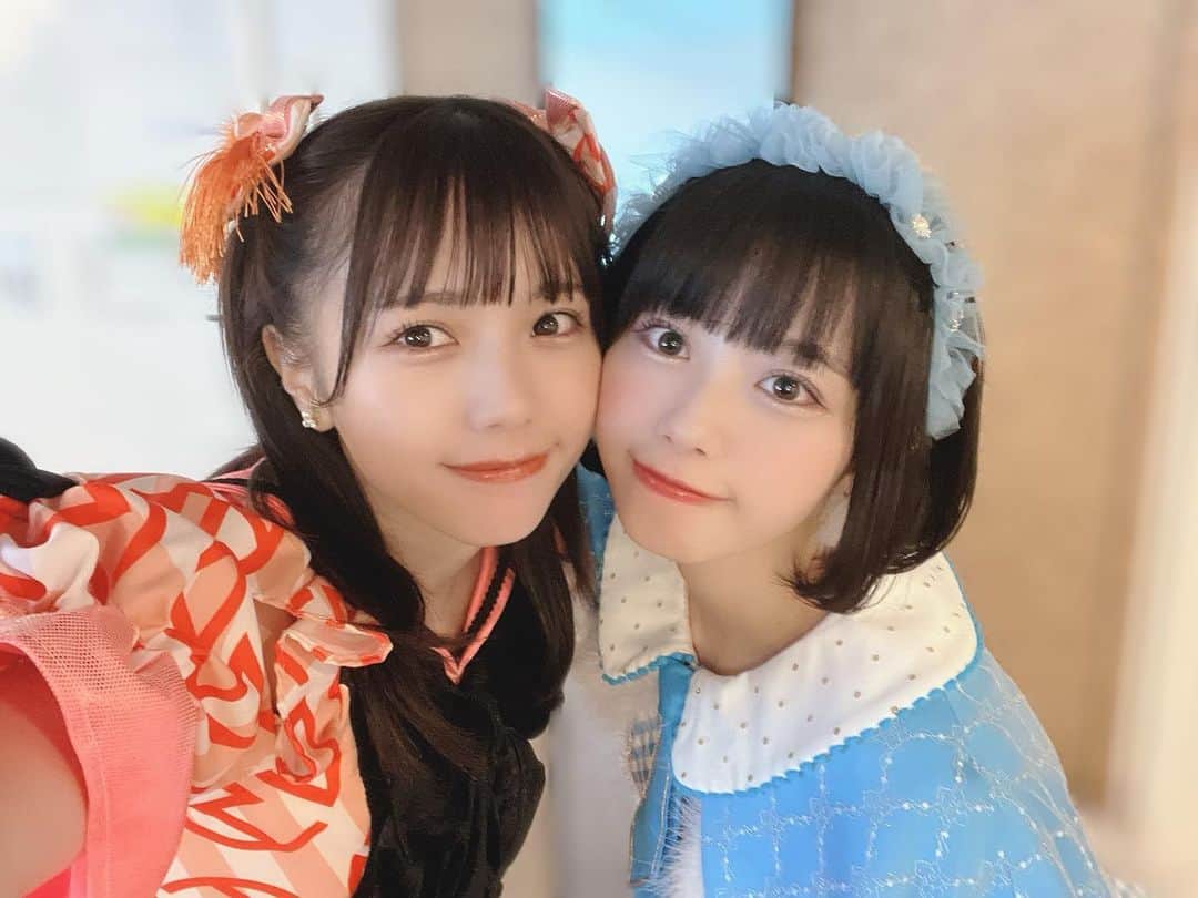 日南遥のインスタグラム：「💧⁡  こんばんは〜 ⁡ ナナランドさんとのツーマン 今日も平日でしたが お越しくださった皆さん ありがとうございました！！ ⁡ 会いに来てもらえて嬉しかったです☺️ ⁡ だいすきなこまきちゃんの 誕生日当日をそばでお祝いさせていただけて こっちが幸せ気分になってしまいました💧 ⁡ ライブも皆さんと一緒に楽しませていただいて 改めて素敵なアイドルさんに出会えてよかったな〜〜って！ ⁡ また予定合わせて遊んでもらうんだー！ ⁡ ⁡ あしたは❕ ⁡ 『日南遥生誕衣装特典会2023』 ⁡ 📍TIME SHARING 渋谷青山通り (東京都渋谷区渋谷2-14-13岡崎ビル2階2F) 17:50開場/18:00開始 🍊入場無料 🍊チェキ券1枚で30秒ソロ静止画撮影可能📸 ⁡ 土曜日会えるの楽しみにしてます！ ぜひ生誕衣装見納めに来てください🫶🏻 ⁡ ⁡ 金曜日おつかれさまでした🍵 またあしたー！」