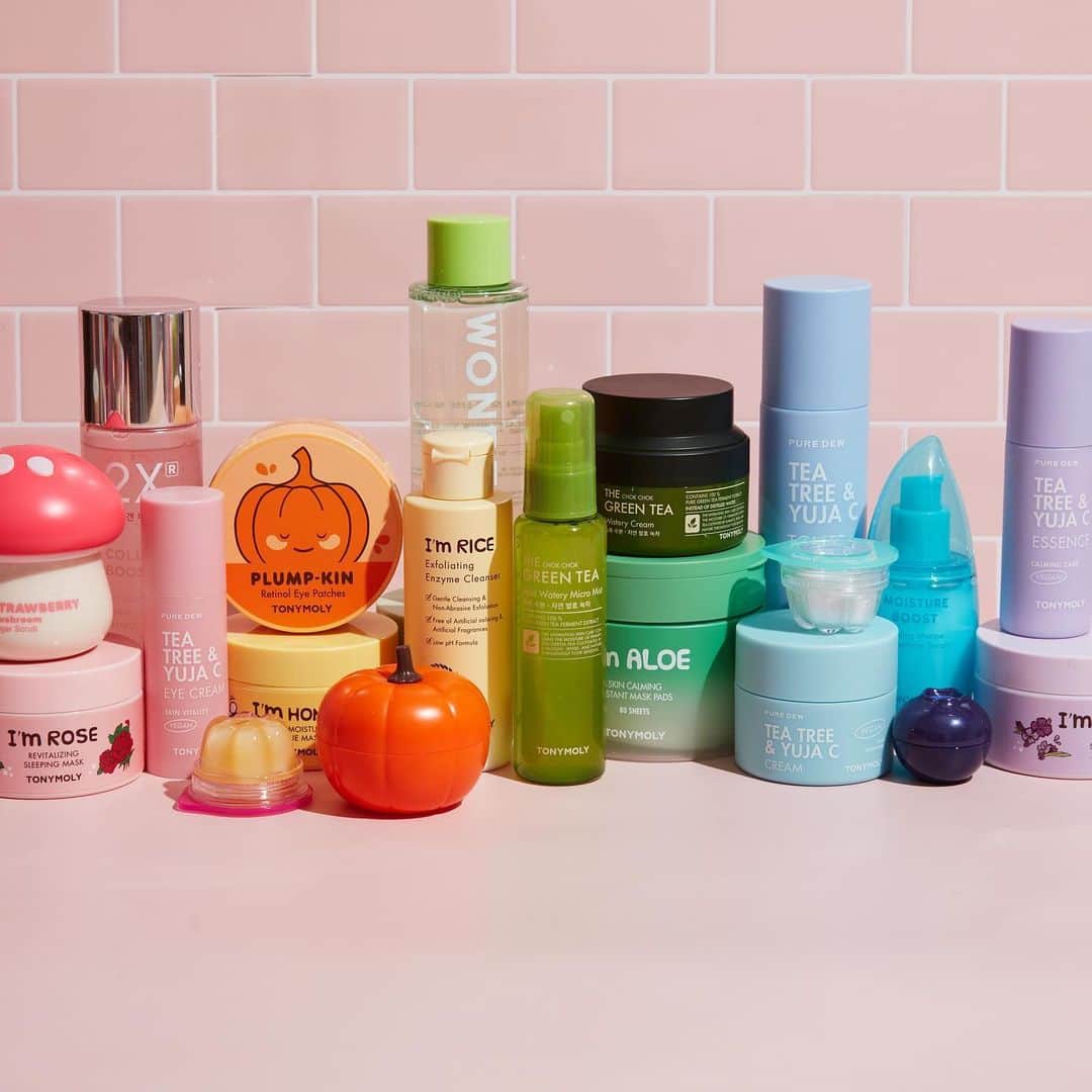 TONYMOLY USA Officialのインスタグラム：「BLACK FRIDAY early access is here on our app! Which means 25% site-wide, BOGO deals, new launches AND a FREE 3 piece selfcare kit for all orders $95+ Go grab your favorites before they sell out!! 📲🎉🛍️🫶✨#xoxo #TONYMOLYnMe #BlackFriday2023」