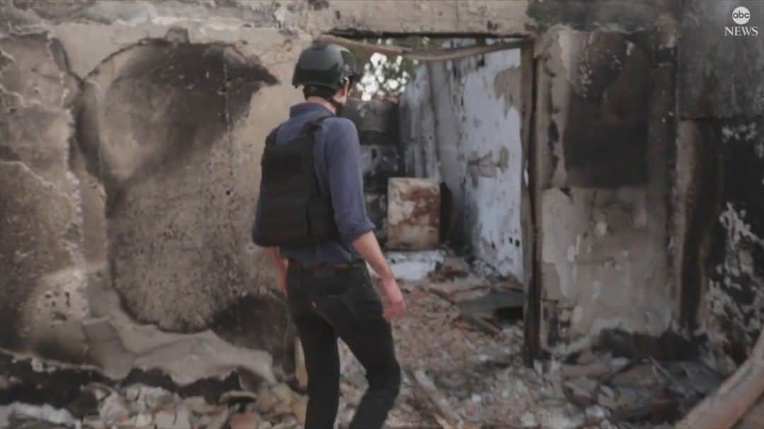 ABC Newsのインスタグラム：「Editor's note: This reporting contains extremely graphic descriptions.  It's been over a month since Hamas terrorists rampaged through the Israeli kibbutz of Kfar Aza.  Following Jewish tradition that dictates every piece of a person's body should be buried, the volunteers in Kfar Aza now are painstakingly going through the bullet-riddled houses, cleaning every spot of blood and any bit of human remains after the slaughter of roughly 60 residents in their homes from this community.  @ABCNews' Patrick Reevell reports.  Read more at the link in bio.」