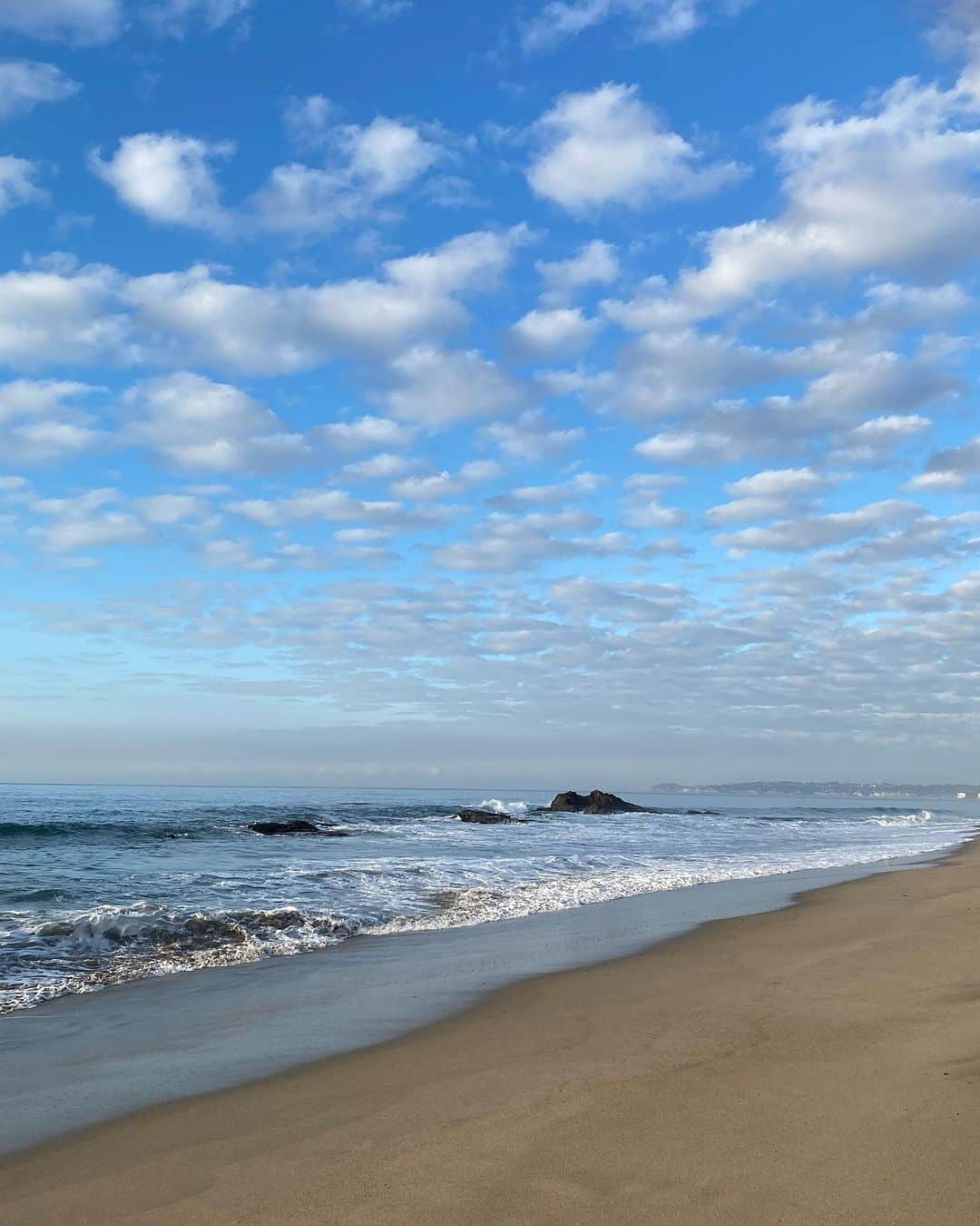 カミール・グラマーさんのインスタグラム写真 - (カミール・グラマーInstagram)「Good morning from Malibu. Look at those clouds.. so pretty.」11月18日 1時15分 - therealcamille