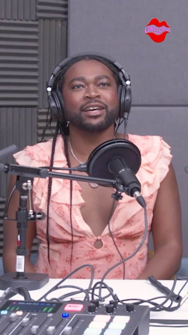 Cosmopolitanのインスタグラム：「@awbumba went for it, and sometimes just going for it has to be enough. We’re chatting all things relationships (the awkward! the delusional!) in our latest episode of #Confessions. Listen at the link in bio. 🎧」