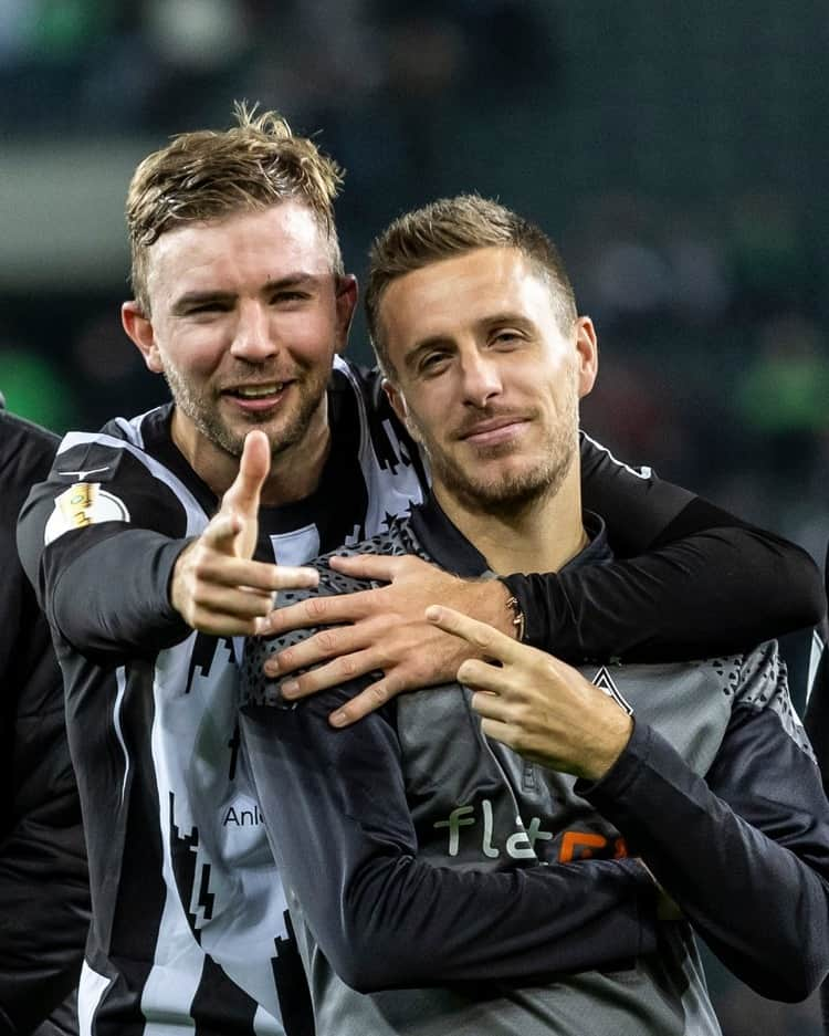 ボルシア・メンヒェングラートバッハのインスタグラム：「Du da 🫵 hab ein schönes Wochenende! 🥰  #dieFohlen」