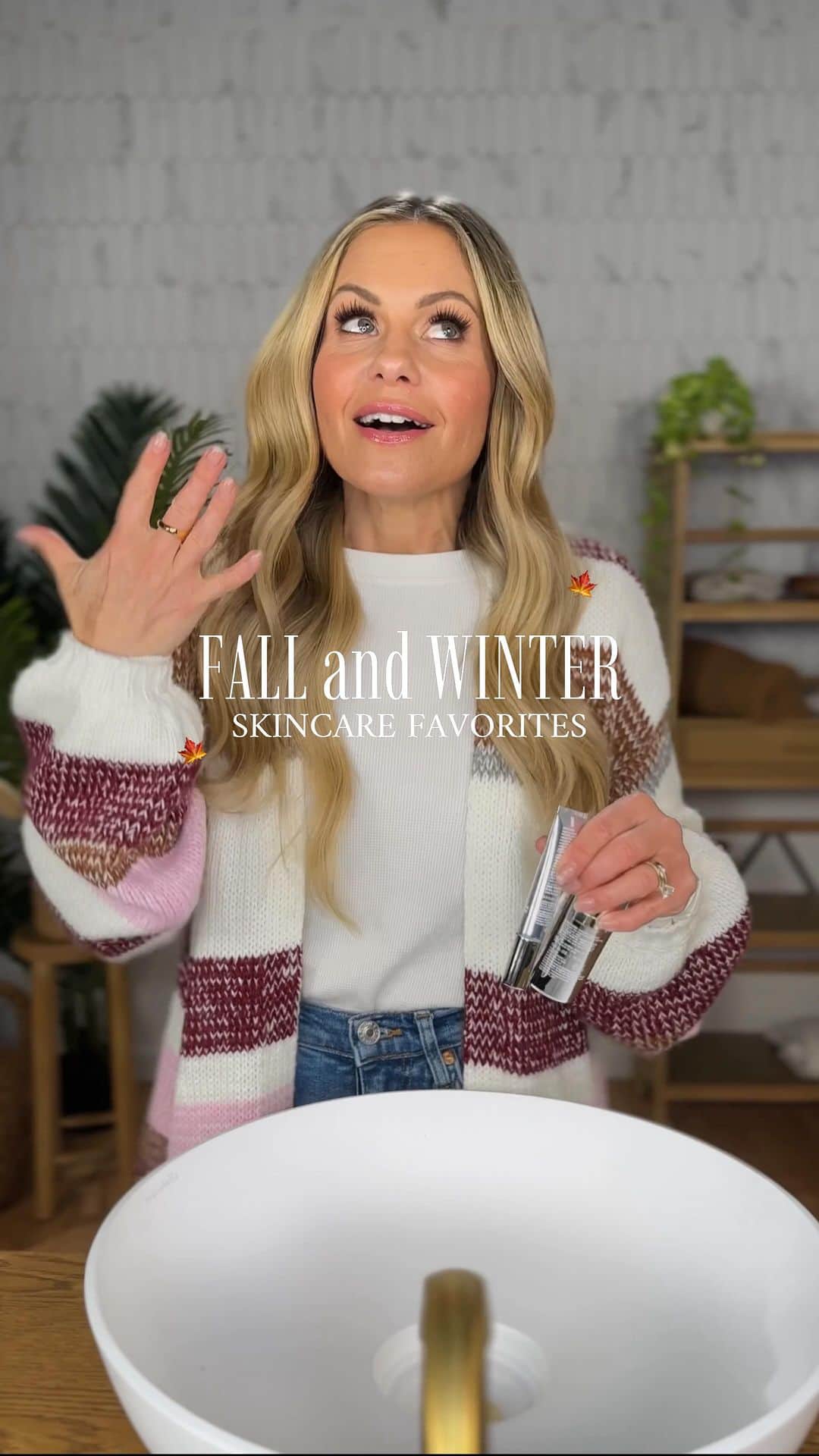 キャンディス・キャメロン・ブレのインスタグラム：「Fall and Winter Lancer Skincare Favorites comin’ at ya! I’ve been loving sharing how I change up my skincare routine to cater to the changing seasons. These products are on REPEAT at the moment to help my skin get through these dryer months ✨  What have you been loving lately? You can stock up now during @drlancerrx Black Friday event by using the code SAVE2023 for 20% off 🙌🏼  Featured in the video— ❄️ Ultra Hydrating Serum ❄️ Caviar Lime Acid Peel ❄️ 3D Hyaluronic Eye Serum ❄️ Eye Contour Lifting Cream」