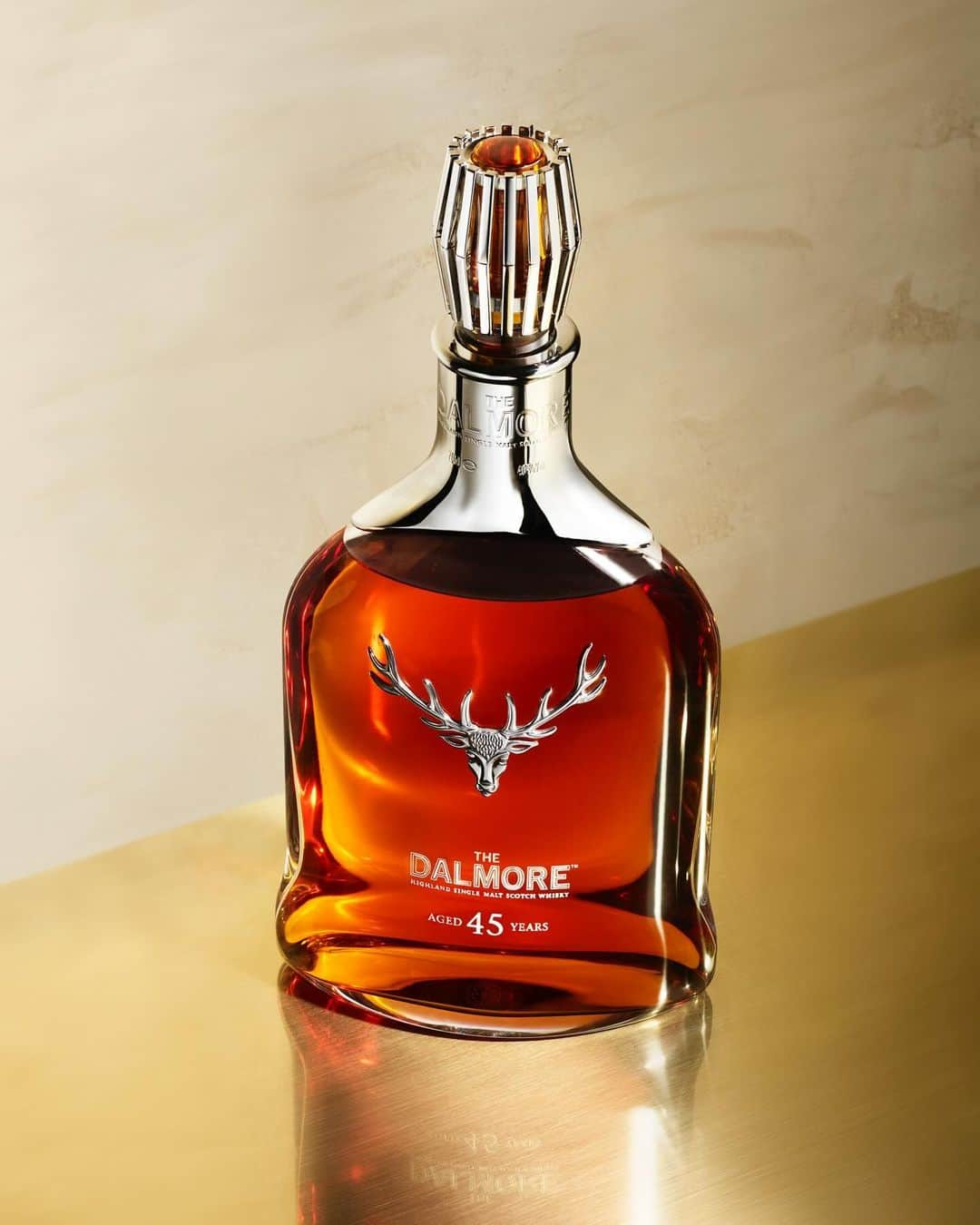 The Dalmoreのインスタグラム：「A gracefully aged spirit created using some of the distillery’s most rare and exquisite barrels.   Initially matured in American White Oak ex-Bourbon barrels, then matured in Cabernet Sauvignon barriques. It is then transferred back into American White Oak ex-Bourbon barrels before maturing in Tawny Port pipes which have held 20 year old Port for the penultimate stage. The precious liquid is then married together with aged whisky matured in American White Oak ex-Bourbon barrels and aged Port Colheita pipes.  Time has transformed it into a masterpiece of flawless perfection.  #TheDalmore #Dalmore #Dalmore45 #SingleMaltWhisky #RareWhisky」