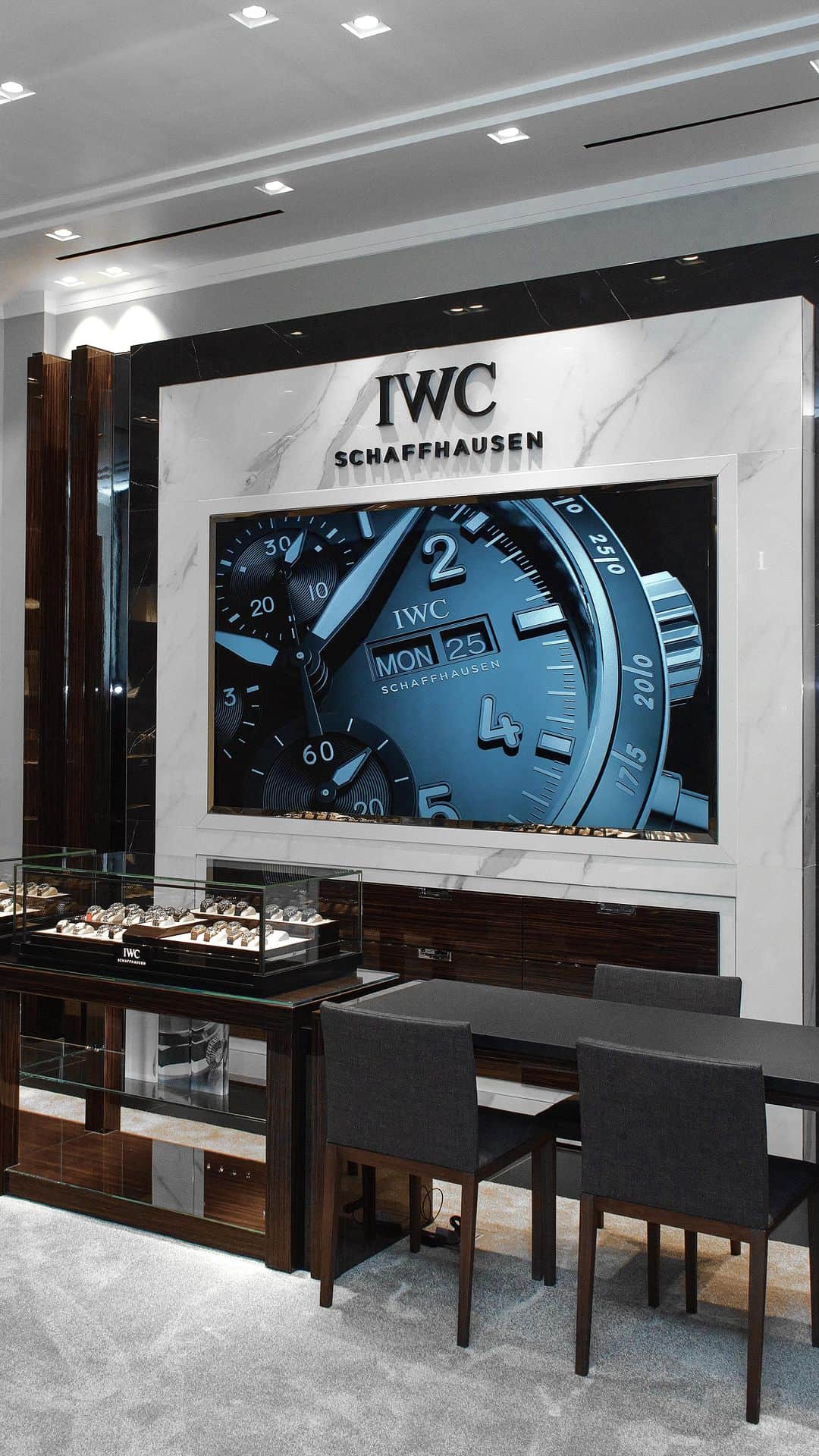 IWCのインスタグラム：「In a city of superlatives, our new IWC boutique is no exception, located at The Forum Shops at Caesars.  #TheReference I #PerformanceChronograph」
