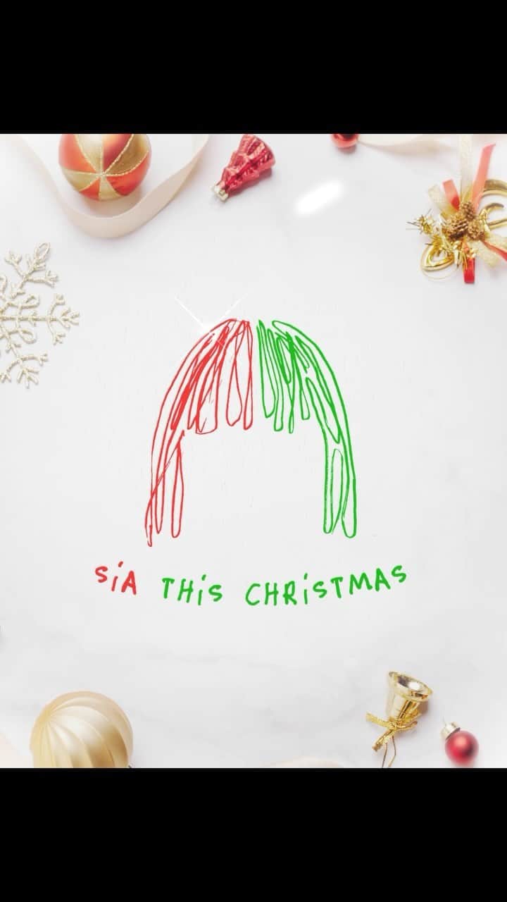 シーアのインスタグラム：「It may be getting chillier out, but we’re feeling warm inside 💞 happy 6th birthday to ‘Everyday Is Christmas’, celebrate by listening to Sia’s “This Christmas” playlist on @spotify (link in bio), featuring your favs like “Snowman” & more! #SiaThisChristmas 🌟☃️ - Team Sia  [video description: various winter/holiday clips with Sia’s animations with “Snowman” playing in the background]」