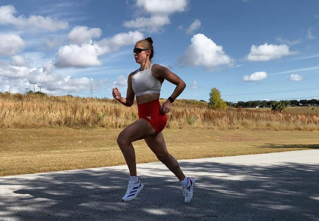 ジーナ・ルケンケムペルさんのインスタグラム写真 - (ジーナ・ルケンケムペルInstagram)「Running running running running   #teamlückenkemper #teamlueckenkemper」11月18日 1時45分 - ginalueckenkemper