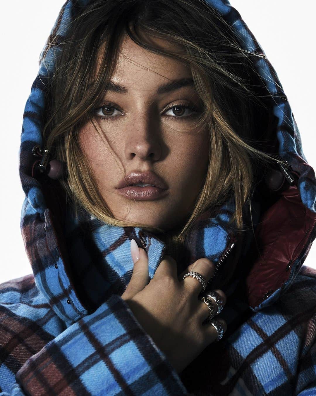 Tommy Hilfigerのインスタグラム：「The perfect match, #MadelynCline and our tartan puffer. #PufferSeason  @vmagazine  📸@marcuscooper」