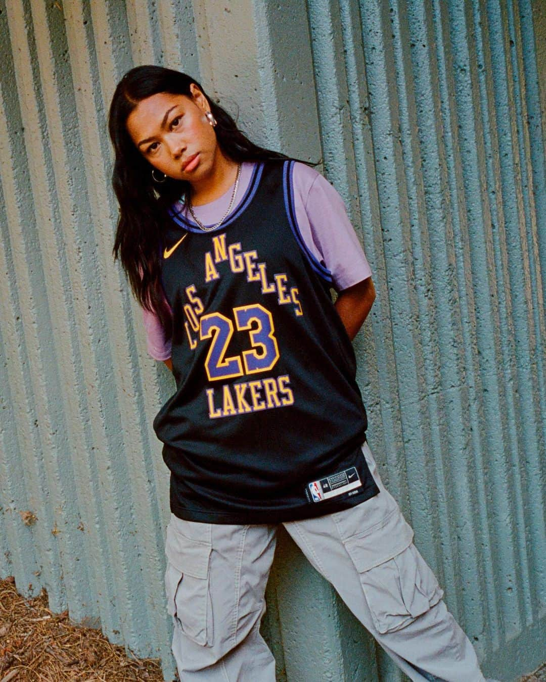 Nike Womenさんのインスタグラム写真 - (Nike WomenInstagram)「A @Lakers win means everything’s looking up for Los Angeles 💜💛 ￼ The 2023-24 Nike @NBA City Edition Uniforms are our favorite way to celebrate a win – all while elevating your look 🌟￼  Tap to shop every team’s latest jersey.」11月18日 2時00分 - nikewomen