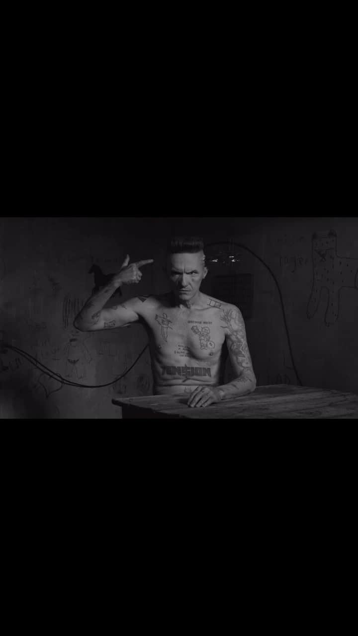 ダイ・アントワードのインスタグラム：「⭐️Full ZEF trailer link in bio  ⭐️For more information on the ZEF documentary check out our spif new site😎DieAntwoord.com」