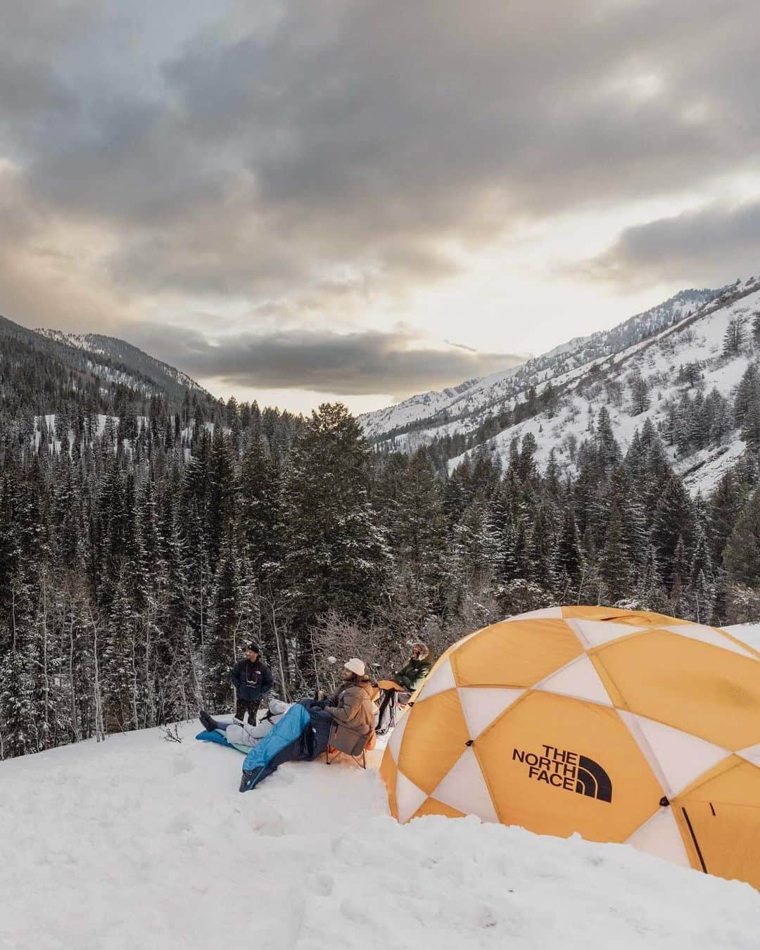 ザ・ノースフェイスのインスタグラム：「PSA: Winter camping is just as fun.」