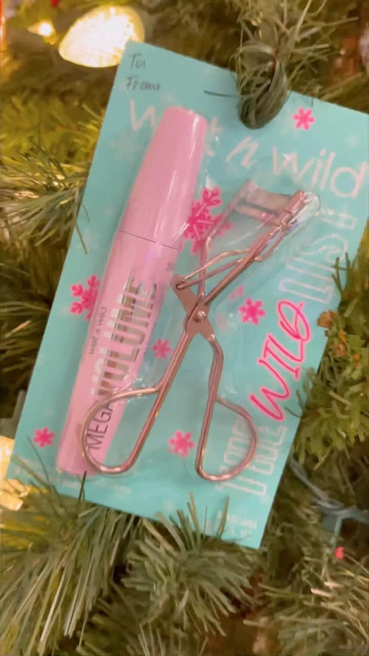 wet'n wild beautyのインスタグラム：「What they said 😘 💄 🎄 🎁  Get stocking stuffers for only $5.99, and the Wild List Advent Calendar for only $29.99!⁠ (sound credit @theresmyjo)⁠ ⁠ Available NOW at @UltaBeauty & @Walgreens, and wetnwildbeauty.com (coming soon) #crueltyfree #TheWildList」