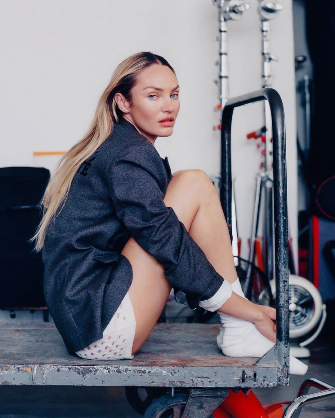 ザディグ エ ヴォルテールのインスタグラム：「Candice Swanepoel Wearing the Fall-Winter 23 collection⁣ For @pusspussmag Issue 18⁣ ⁣ Photographed by @heatherhazzan⁣ ⁣ #zadigetvoltaire #zadigvoltaire」