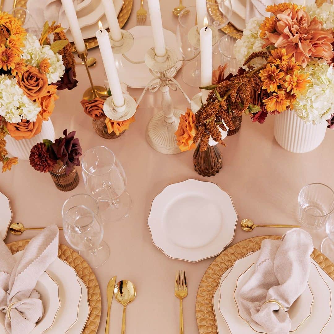 SHEINさんのインスタグラム写真 - (SHEINInstagram)「Queen of all things party planning, @wifeoftheparty breaks down how to create an affordable centerpiece this holiday season. 👑 Shop the link in bio to grab your party essentials now!   #SHEINxWOTP」11月18日 2時30分 - sheinofficial