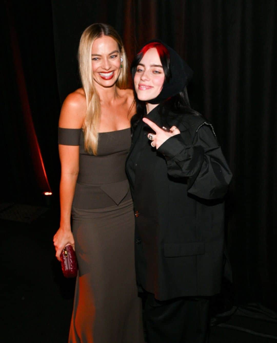 Billboardさんのインスタグラム写真 - (BillboardInstagram)「Margot Robbie & Billie Eilish at Variety's 2023 Power of Women event. ❤️ ⁠ ⁠ Watch the "What Was I Made For?" singer's speech from the night, where she was honored for her work with Support + Feed, the plant-based food initiative founded by her mother, Maggie Baird, at the link in bio.」11月18日 2時32分 - billboard