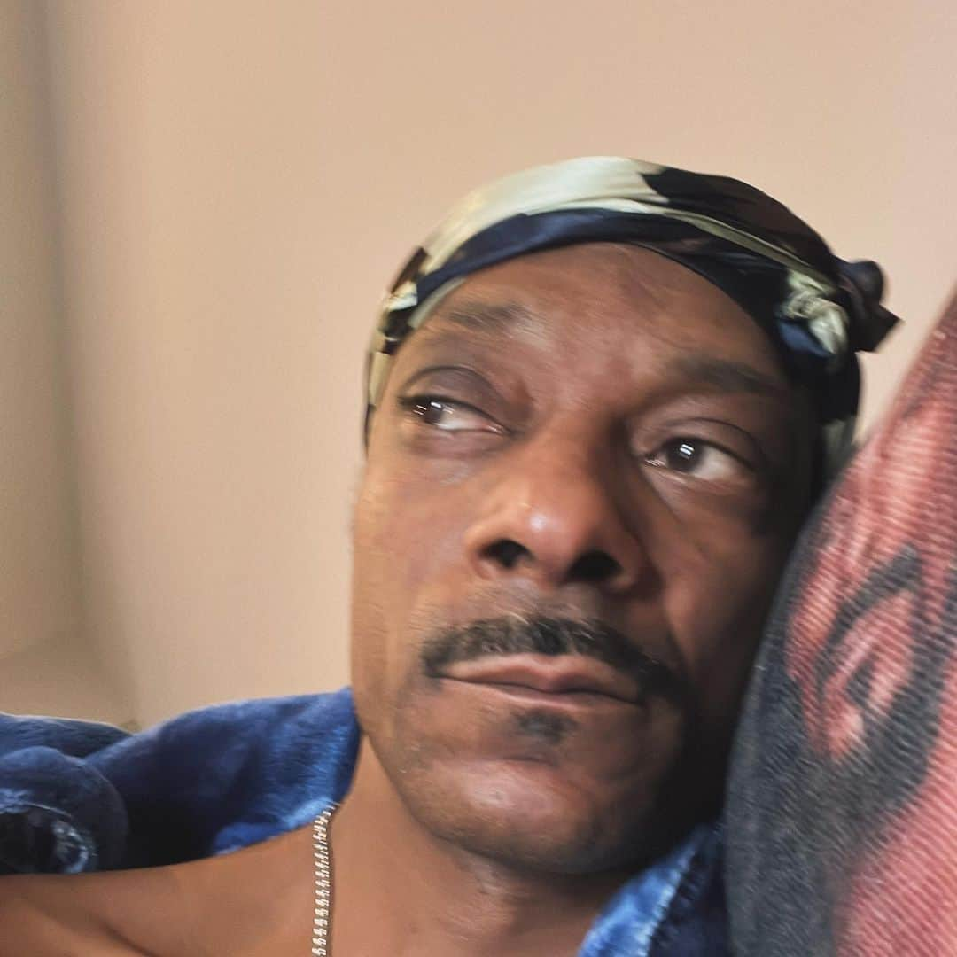 スヌープ・ドッグさんのインスタグラム写真 - (スヌープ・ドッグInstagram)「💨」11月18日 2時37分 - snoopdogg