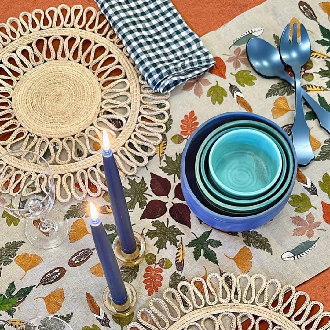 コーラル アンド タスクさんのインスタグラム写真 - (コーラル アンド タスクInstagram)「Shop small this holiday season! 🛍️ Finalize your Thanksgiving table settings or pick up a host gift at your local Coral & Tusk stockist! Our products are stocked at 200+ independently owned retailers across the globe. Find your neighborhood shop on our stockist map and shared in our slideshow here! #coralandtusk #shopsmall #supportsmallbusiness」11月19日 0時00分 - coralandtusk