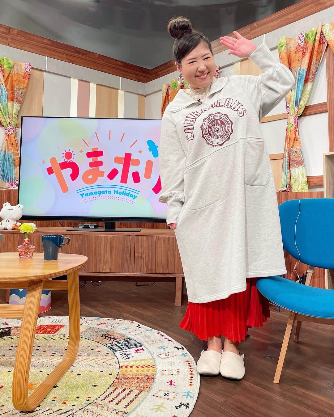 馬場園梓のインスタグラム：「へい♪  おはようございます☀  本日 朝9時からは  #NHK山形 #やまホリ ！！  今日も 山形の魅力を深掘りしてまいります！  試食あるかな🤤？？  何卒 よろしくお願いいたします！  そしてなんと！  やまホリが  NHKプラスで  どなたでもご覧いただけるようになりましたので  ぜひ見てください🤤‼︎‼︎  yeah〜！！！  ちなみに  こちらのステキなワンピースは  @asknowas_olaca さんとこのです！  ですので  ルン♪  #happy #exciting #NHK山形 #やまホリ #山形県 #情報番組 #試食あるかな #ワンピース #asknowas  #asknowasolaca  #ルン♪」