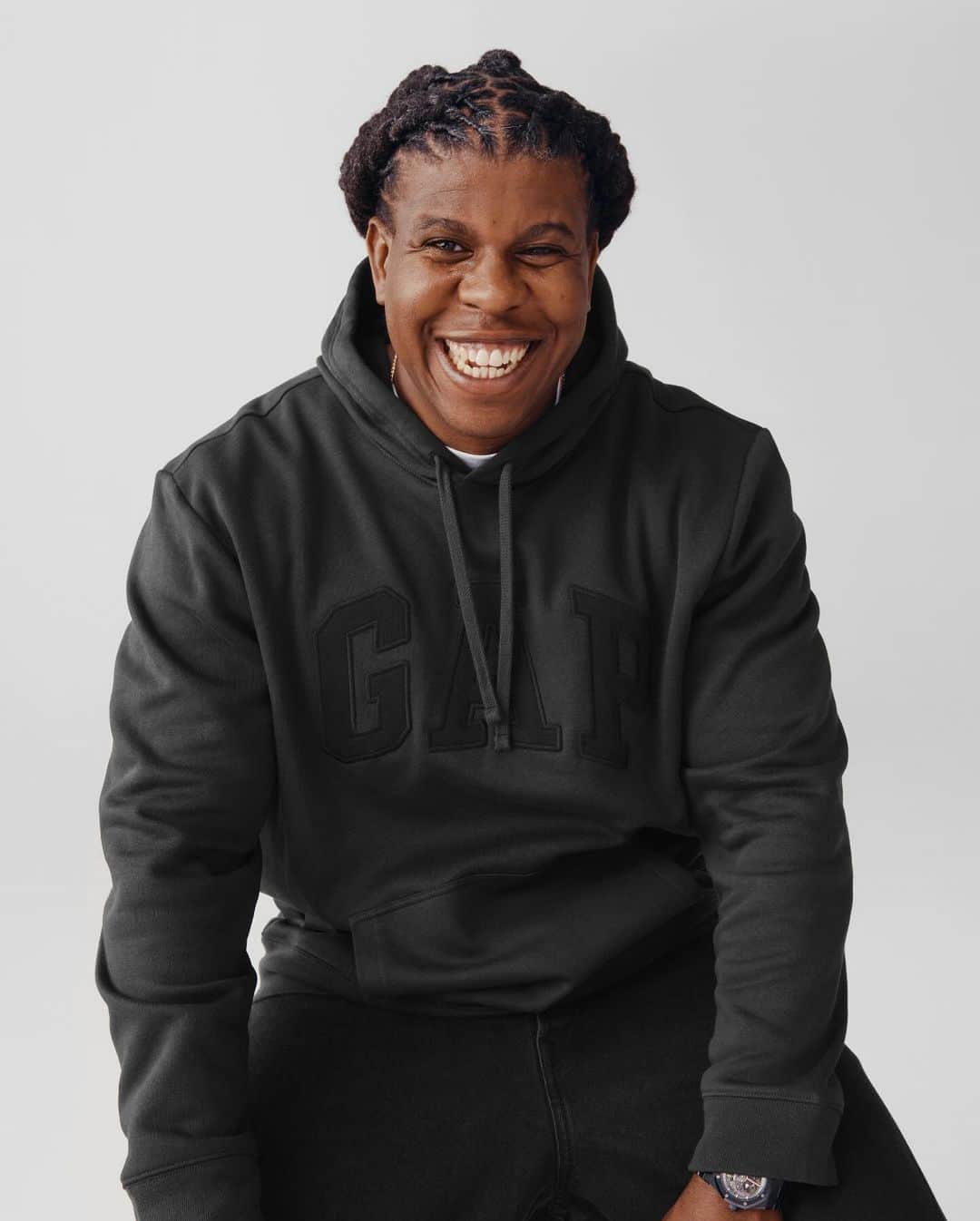 GAPのインスタグラム：「Our tried-and-true layer decade after decade, elevated for the season with a monochrome logo. The Logo Hoodie on Jon Gray for Gap, Holiday 2023.  Link in bio to explore the full logo collection.」