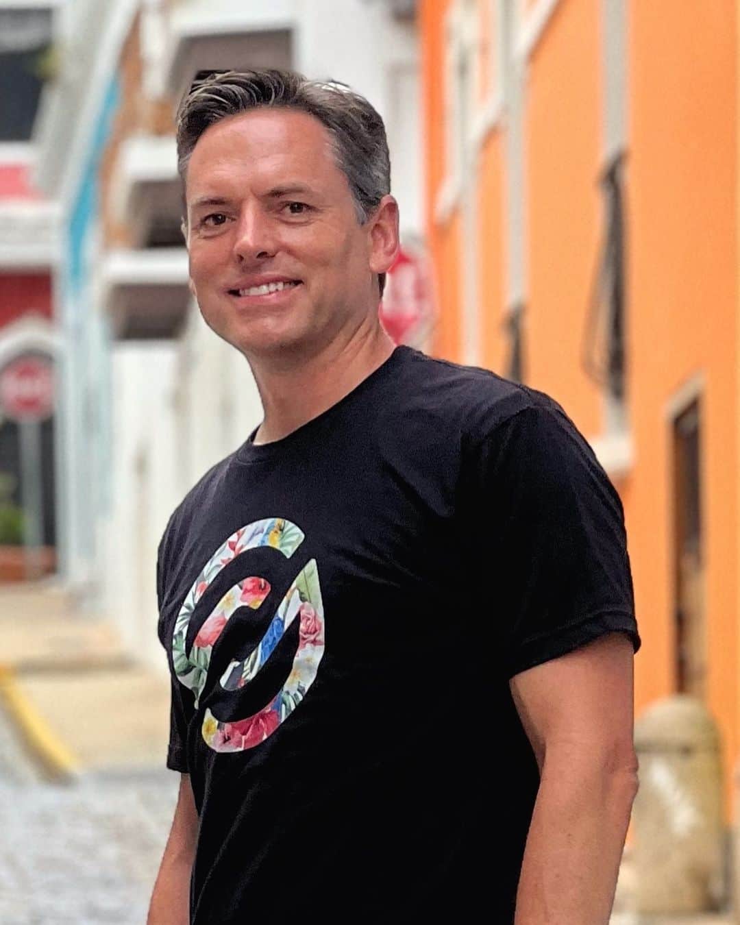 ARIIX Officialのインスタグラム：「Meet John Wadsworth, Chief Brand Partner at Partner.Co! With deep roots in Japan and a global perspective, John's career serves as a testament to sustainable, thriving businesses. Over the course of 25 years, he has pioneered sales teams and leadership systems in over 30 countries.⁠ ⁠ Now, as our Chief Brand Partner Officer (CBPO), John is at the forefront of shaping a culture and company that fully embodies Partner.Co's vision.⁠ ⁠ For exclusive updates, follow John on Instagram at @johnwadsworthpc. Together, we are on a path to greatness! 🤝⁠ ⁠ #BetterTogether #PartnerCo」