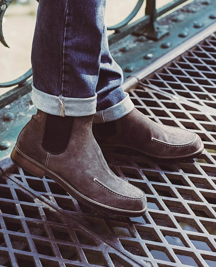 アルベルトファッシャーニさんのインスタグラム写真 - (アルベルトファッシャーニInstagram)「Made in finest calf suede with a close fiber and an oily touch, GABRIEL 87000 is designed with a new classic look that combines the chelsea boot design with the classic loafer-style stitching. ⁠ ⁠ FW 23/24⁠ In stores and online.⁠ www.albertofasciani.it⁠ ⁠ #menstyle #timeless #heritage」11月18日 3時29分 - albertofasciani_official