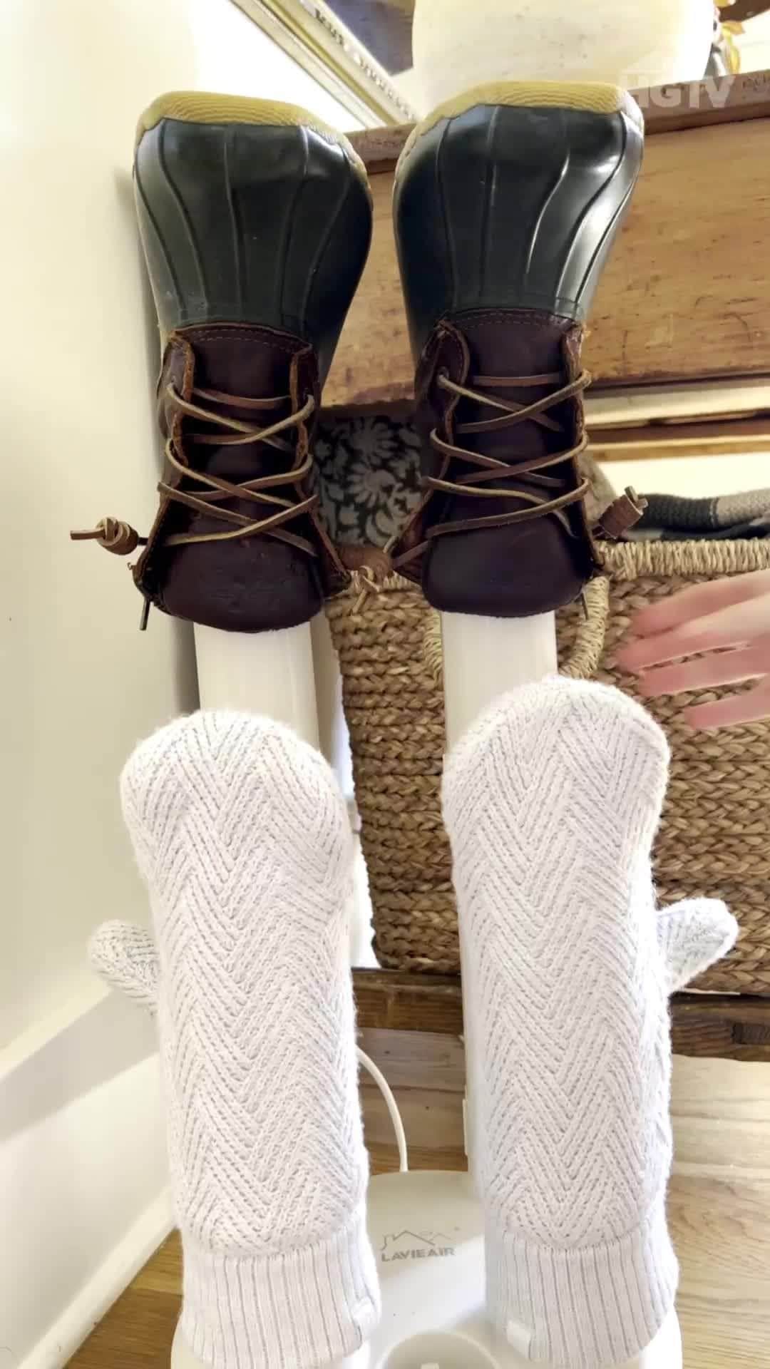 HGTVのインスタグラム：「Don't let wet boots give you cold feet this winter. Stay dry and warm with this convenient, fast-acting boot and glove dryer 🥾⁠ ⁠ Click this video at the link in our bio to buy.⁠ ⁠ #HGTVShopping⁠ ⁠ (Prices and availability may change, and we may make 💰 from these links.)」