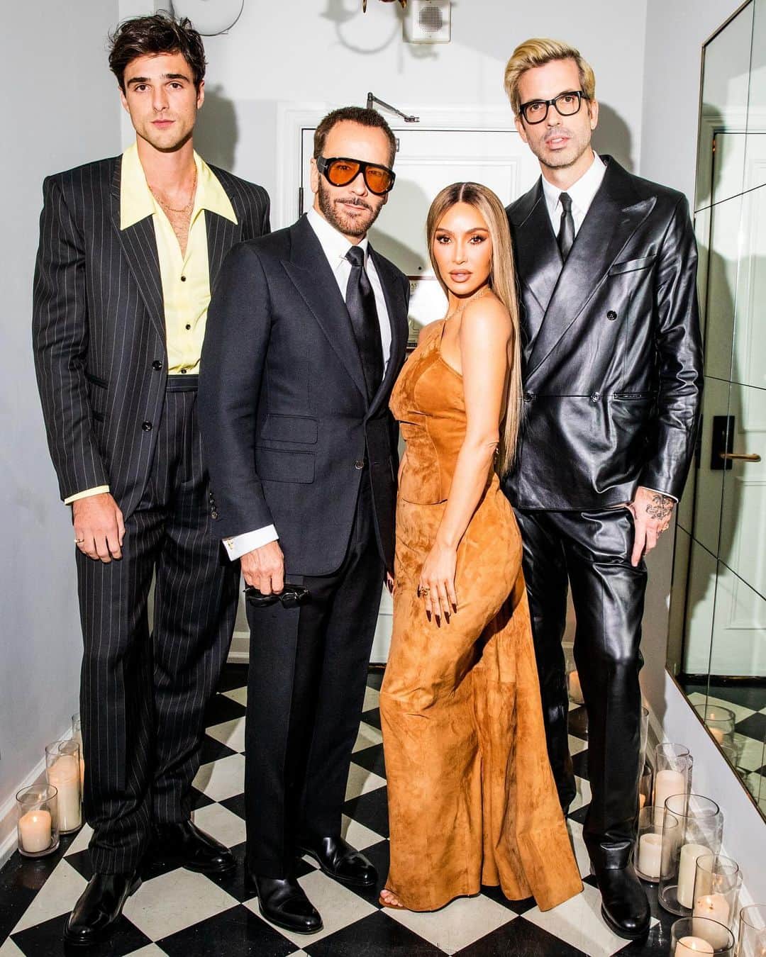 GQのインスタグラム：「Before last night’s #GQMOTY party in Los Angeles, GQ global editorial director Will Welch hosted an intimate dinner, presented by @spotify, to toast Men of the Year co-hosts @kimkardashian, @travisscott, @jacobelordi and Tom Ford. Take a behind-the-scenes look at what happened inside the dinner at the link in bio. Photographs by @kristaschlueter.」
