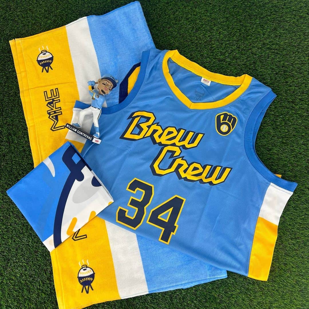 ミルウォーキー・ブルワーズのインスタグラム：「Rep MKE with this FREE City Connect bundle ‼️   Comment and like this post for your chance to win   No purch. nec. (1) Prize Awarded. Enter by 11:59 p.m. CT on 11/24/23. Official Rules: https://atmlb.com/3w6Bq4j」