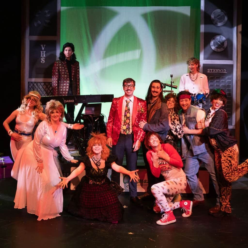 カート・メガさんのインスタグラム写真 - (カート・メガInstagram)「IT’S TIME FOR VHSMAS!!! VHS Christmas Carols opens TONIGHT in Chicago! Come see us!!! Use code “REWIND” to unlock last min tickets discounts!!!   📸: @jessmaynardphotos」11月18日 4時06分 - curtmega