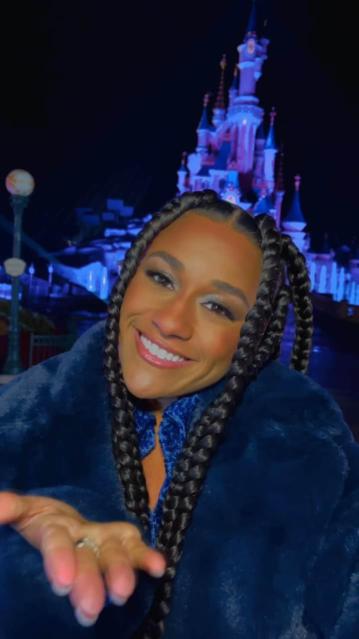 ウォルト・ディズニー・アニメーション・スタジオズのインスタグラム：「#Wish comes to @DisneylandParis with a magical performance with Ariana DeBose of #ThisWish!   See the movie event of the year on the biggest screen possible beginning November 22!」