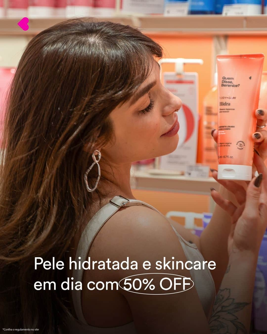 quem disse, berenice?のインスタグラム：「A Berê enlouqueceu e agora é TUDO OU NADA. Aproveite as promos da Beauty November que vão até o dia 26 de novembro.   TEM MUITA COISA BOA pra vc cuidar da pele, do corpo e fazer aquela make, num é @gabezanqui?   #PraTodosVerem: o post é único com a foto da influenciadora Gabe Zanqui de costas aparecendo o seu rosto de perfil olhando para o Creme Hidratante Hidra e o texto: "Pele hidratada e skincare em dia 50% off". Fim da descrição.」