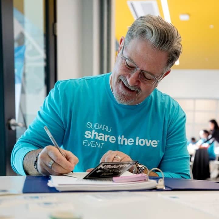 Subaru of Americaさんのインスタグラム写真 - (Subaru of AmericaInstagram)「Employees at Subaru HQ and field offices across the country kicked off the 2023 #ShareTheLove Event with an epic volunteer effort in support of local organizations!   Here are a few of our favorite photos from our Camden, NJ event where volunteers packed 850 meal kits for @foodbanksj, built 32 new pieces of furniture for @camdencountyhabitatforhumanity, created 300 career-ready backpacks for @hopeworkscamden, and assembled 350 STEM water testing kits for @girlsincphilly.   #MoreThanACarCompany」11月18日 4時20分 - subaru_usa