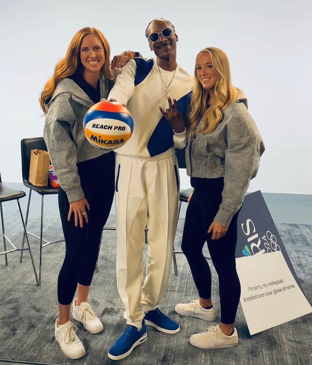 USA Volleyballのインスタグラム：「California Gurls (feat. Snoop Dogg)  Swipe for Snoop playing pepper. Yes, that’s a real sentence.   #TeamUSA #roadtoparis2024 #snoopdogg @teamusa @nbcolympics @nbcsports」
