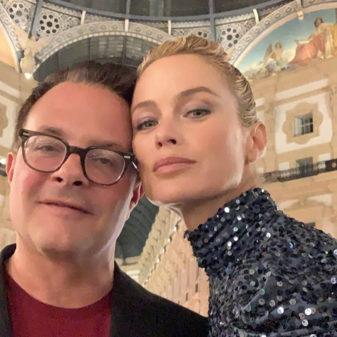 キャロリン・マーフィーさんのインスタグラム写真 - (キャロリン・マーフィーInstagram)「My Ivana…we walked alongside each other for more than half my life, you were my friend, my guiding light, my family, my living Angel. I wouldn’t be who I am today without you…. I smile as I write this because I know many others feel the same, the many lives you touched and forever changed.  I smile at the genuine curiosity you held for people, your passion for seeing the spark in others that they often didn’t see in themselves.  I smile at your tender care and desire for everyone to have a chance, encouraging others to dream and dream big.  I smile at your selflessness, your never ending compassion, a natural born leader and mentor to many.  I smile at your sense of humor and gentle cadence of voice, you had a way with words, the calm force throughout many storms.  I smile at your listening with intent, and following through with honest intention.  I smile at your lust for life, always the first one there and the last to leave.  I smile at you being a loving and devoted family man, for sharing and expanding your circle with all of your “kids” and coworkers at IMG. Your joy in the love of loving us, made us all love better.  I smile at your unwavering commitment and the pride you took in holding everyone’s hand, every step of the way.  I smile in gratitude in the gift we all experienced, the gift of what true kindness, friendship and loyalty is, the gift that is you.  I smile knowing your legacy will continue to live on, all around us and most of all, within us.  Your beautiful big heart was as wide as the world Ivan, how fortunate we all are to have known you, to be guided by you and to learn from you.  One more smile with peace in my heart that you were always, and will forever be, the wind beneath my wings 🤍🕊️🤍」11月18日 4時29分 - carolynmurphy