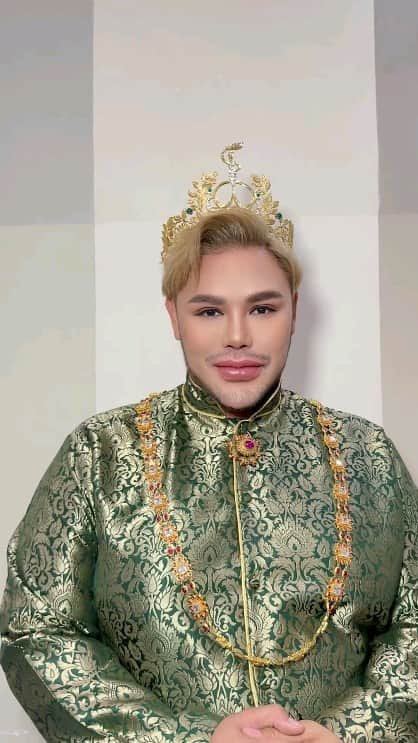 Ivan Gunawanのインスタグラム：「. Saatnya wanita Banten menjadi Bintang !!!  Yuk datang untuk Audisi langsung untuk menjadi Miss Mega Bintang Banten 2024.  Akan langsung dipilih TOP 10 Miss Mega Bintang Banten 2024 untuk mengikuti rangakaian Karantina hingga Grand Final  Pendaftaran hingga Grand Final GRATIS!!   Venue : Apartement Victoria Square Jl. Gatot Subroto, Cimone, Tangerang Provinsi Banten  Waktu : Sabtu, 02 December 2023 | 09.30 WIB  Dress Code : T-Shirt Putih, Slim Blue Jeans, High Heels  Document :  1 Lembar Photo Full body uk Postcard 1 Lembar Photo Potrait uk Postcard Fotocopy KTP 1 Lembar Materai 10.000  Informasi hub : Mr.Yazid (Public Relation) +62 857 6241 0863」
