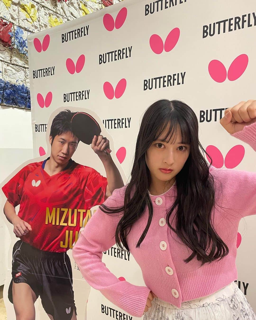 国本梨紗さんのインスタグラム写真 - (国本梨紗Instagram)「水谷さんの覇気に負けないように頑張っております…🏓  ジャケット、カーディガン、カットソー @cocodeal_official  スカート @lilliancarat_official」11月18日 4時48分 - risa__kunimoto