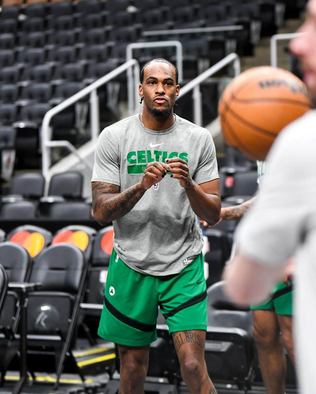 ボストン・セルティックスさんのインスタグラム写真 - (ボストン・セルティックスInstagram)「swipe for shootaround (and some JT side eye 😂)」11月18日 4時56分 - celtics