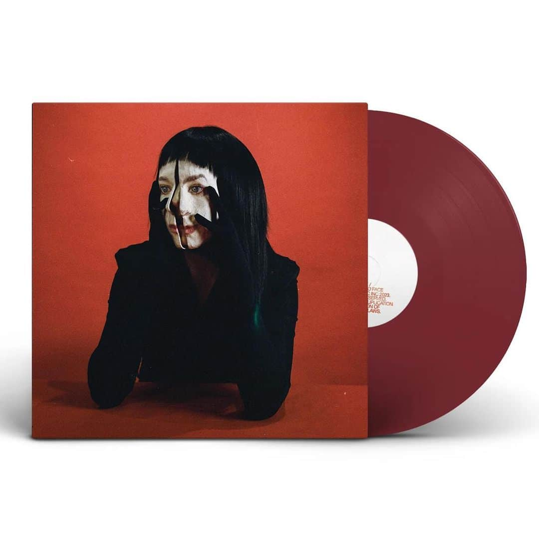 アリー・エックスさんのインスタグラム写真 - (アリー・エックスInstagram)「Have you pre ordered Girl With No Face? 👁️👁️  👄  Slide 1: Tomfoolery  Slide 2: Single Sleeve Vinyl -Ox Blood Slide 3: Digipack CD Slide 4: Cassette - Smokey Tint Slide 5: Deluxe Vinyl (Ox Blood 12”, 7” Picture Disc, Signed Poster, X Polybag, Handwritten Lyric Booklet) Slide 6: Gothic Watercolor Tee (design by @m_shatalova ) Slide 7: Signature Black Hoodie (double sided design by @denismakhlin)  Slide 8: Lyric Booklet (included in Deluxe Vinyl)  Slide 9: Girl With No Face Collage Tote (design by @m_shatalova photo by @shalvanikvashvili )  Slide 10: Sketchbook Tee (design by @lizziehirsch )   Link to store in bio.」11月18日 5時06分 - alliex