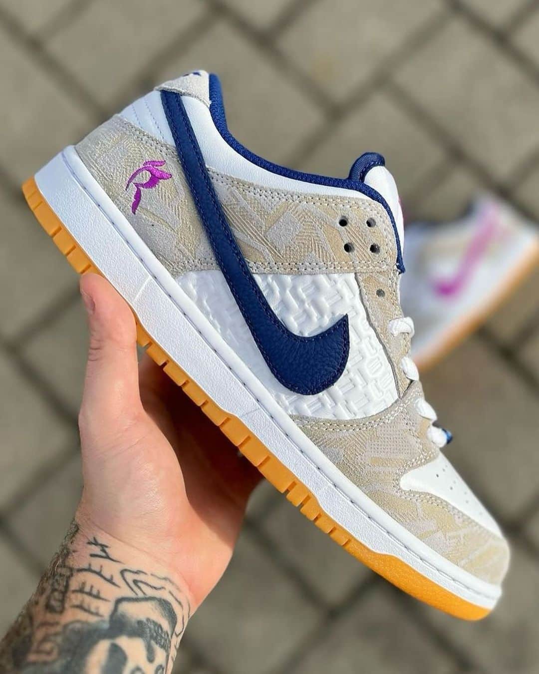 Nice Kicksさんのインスタグラム写真 - (Nice KicksInstagram)「Rayssa Leal’s upcoming Nike SB Dunk Low is set to drop in 2024. Who’s copping? 👀🍬  📸: @shane_fk」11月18日 5時08分 - nicekicks