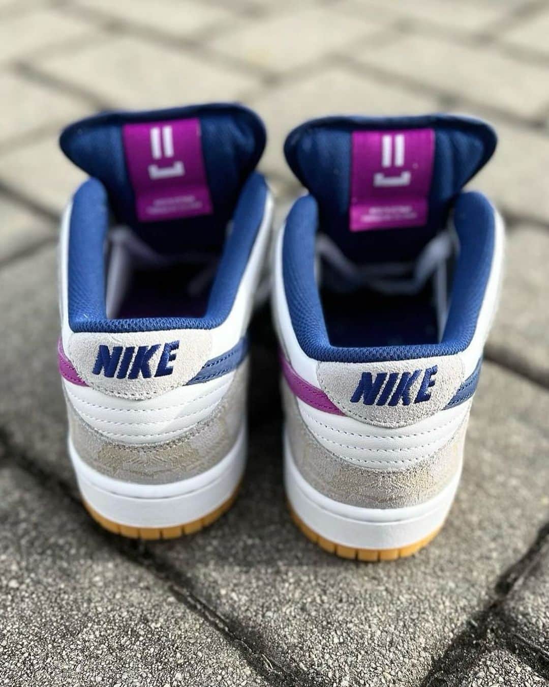 Nice Kicksさんのインスタグラム写真 - (Nice KicksInstagram)「Rayssa Leal’s upcoming Nike SB Dunk Low is set to drop in 2024. Who’s copping? 👀🍬  📸: @shane_fk」11月18日 5時08分 - nicekicks