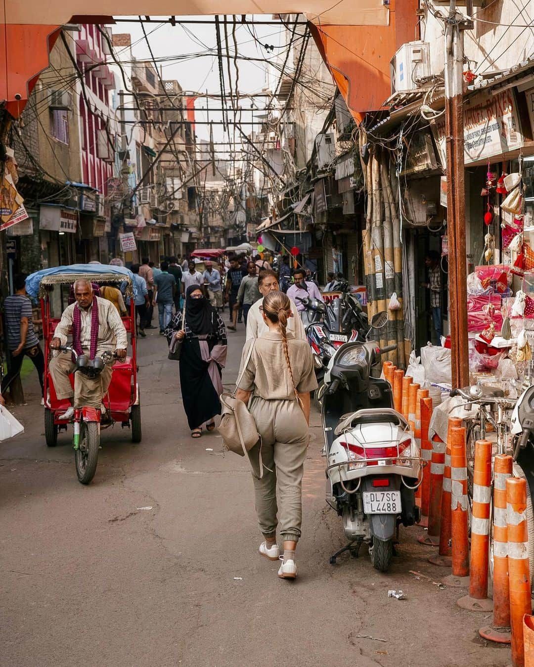 Aylen Aさんのインスタグラム写真 - (Aylen AInstagram)「Sharing my final glimpses of beautiful India..from the vibrant streets of old Delhi to the timeless beauty of Agra. Until we meet again.」11月18日 5時13分 - aylen25