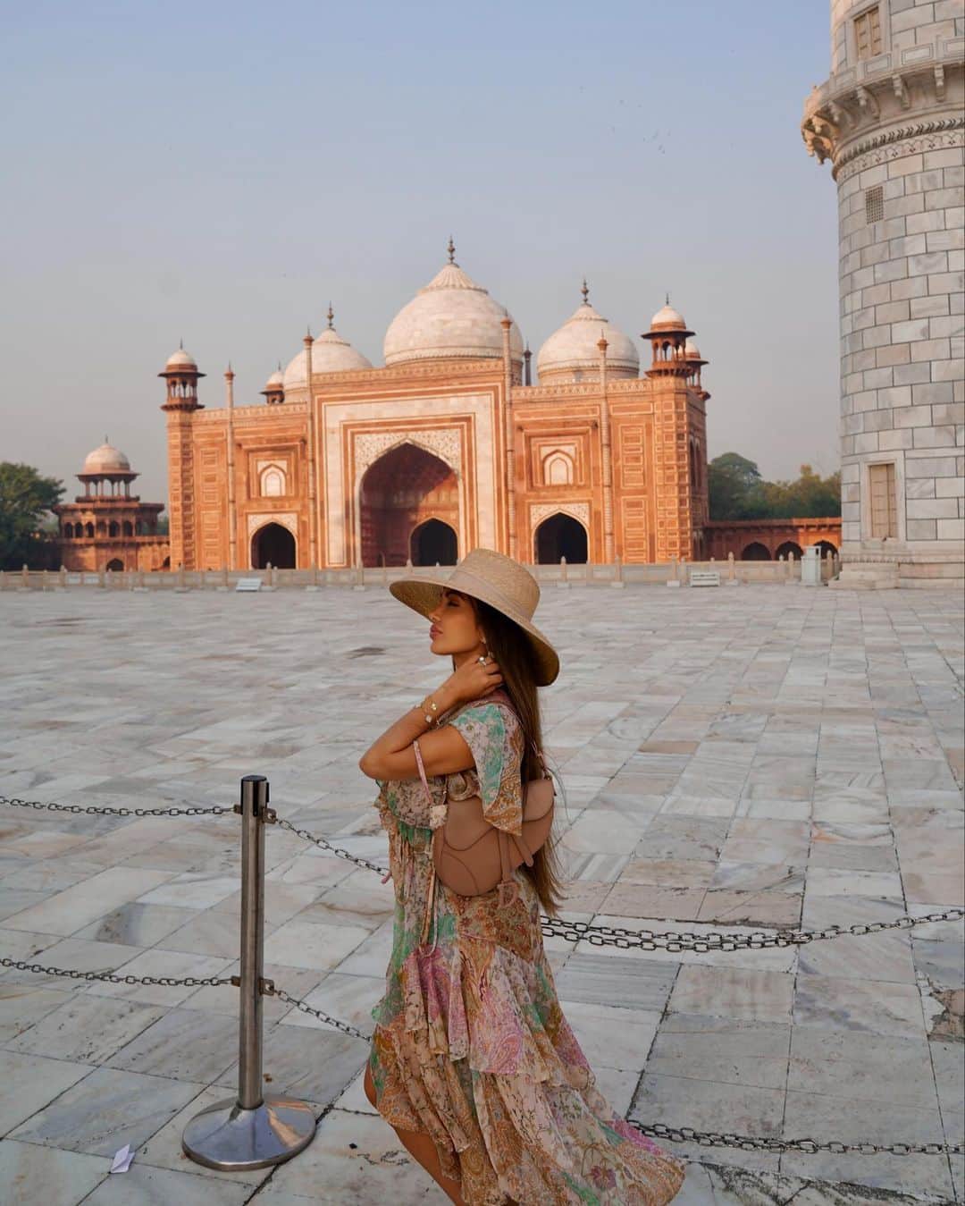 Aylen Aさんのインスタグラム写真 - (Aylen AInstagram)「Sharing my final glimpses of beautiful India..from the vibrant streets of old Delhi to the timeless beauty of Agra. Until we meet again.」11月18日 5時13分 - aylen25