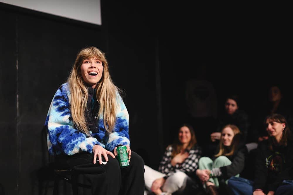 ジェネット・マッカーディさんのインスタグラム写真 - (ジェネット・マッカーディInstagram)「thanks for having me @ucbtla @jvthrowbackfriday .  📸: @sonyakatarina」11月18日 5時15分 - jennettemccurdy