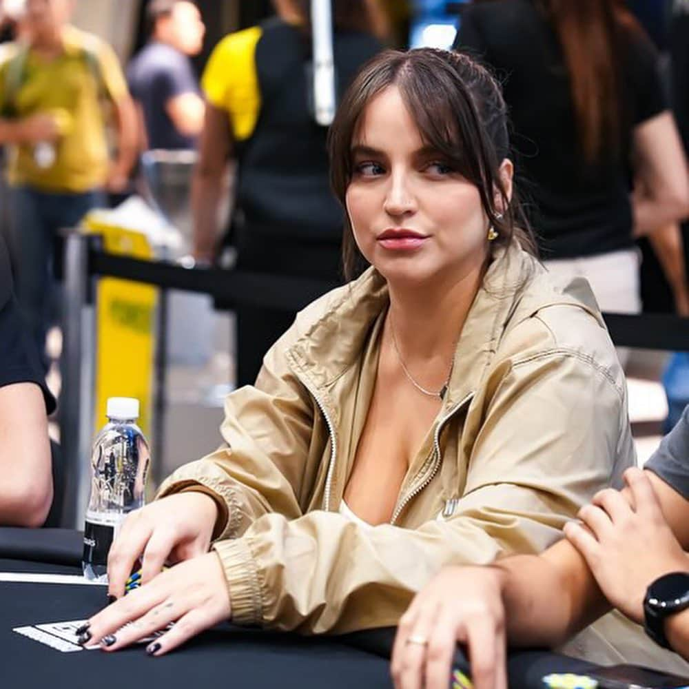 Bruna Unzuetaさんのインスタグラム写真 - (Bruna UnzuetaInstagram)「E a jogadora de poker ataca novamente ✌🏼🥰」11月18日 5時20分 - boounzueta