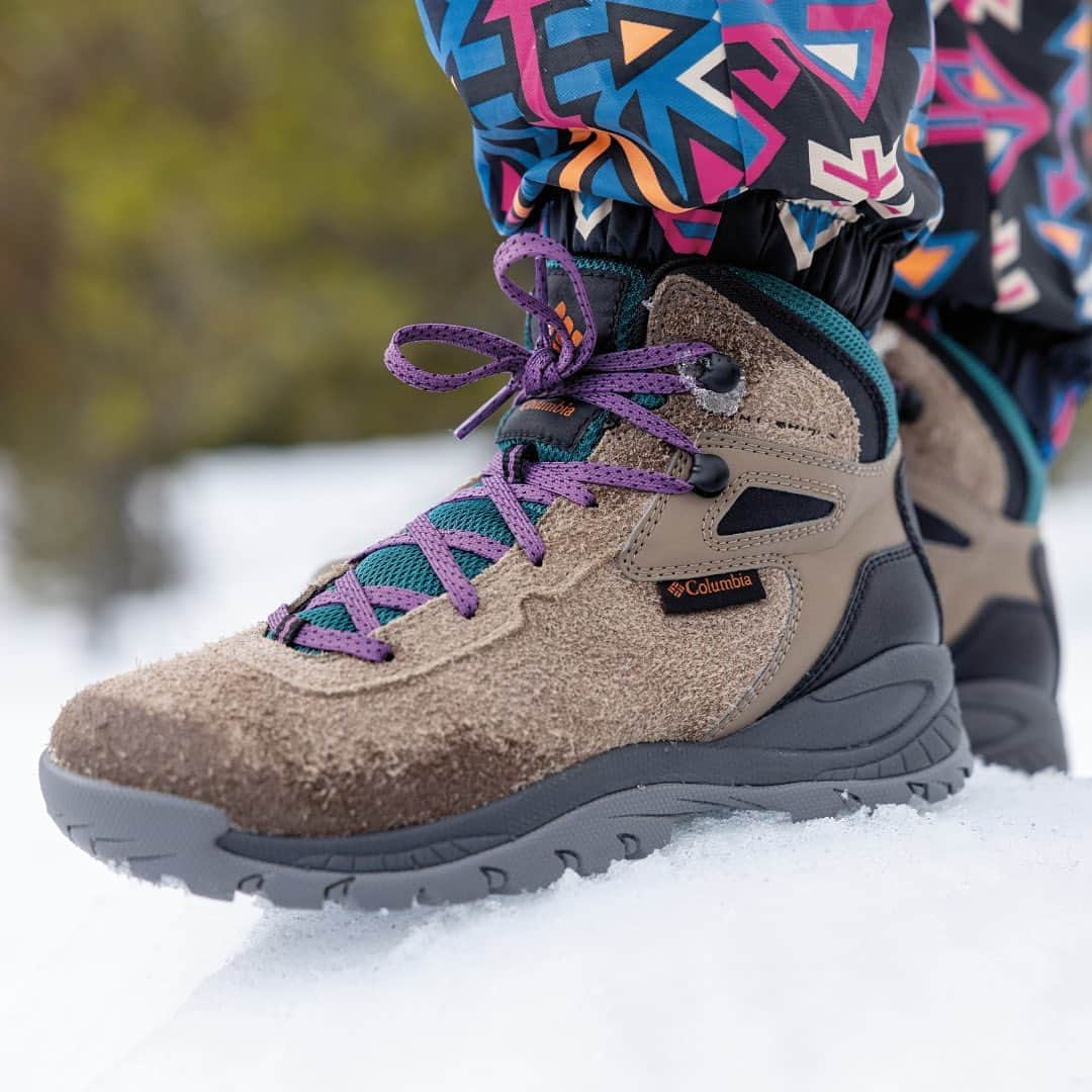 コロンビアのインスタグラム：「A heritage style rebooted for today. The Newton Ridge BC Boot is your go-to for impromptu snow days with friends, year-round hikes, and pub meetups in town. Get yours on Columbia.com」