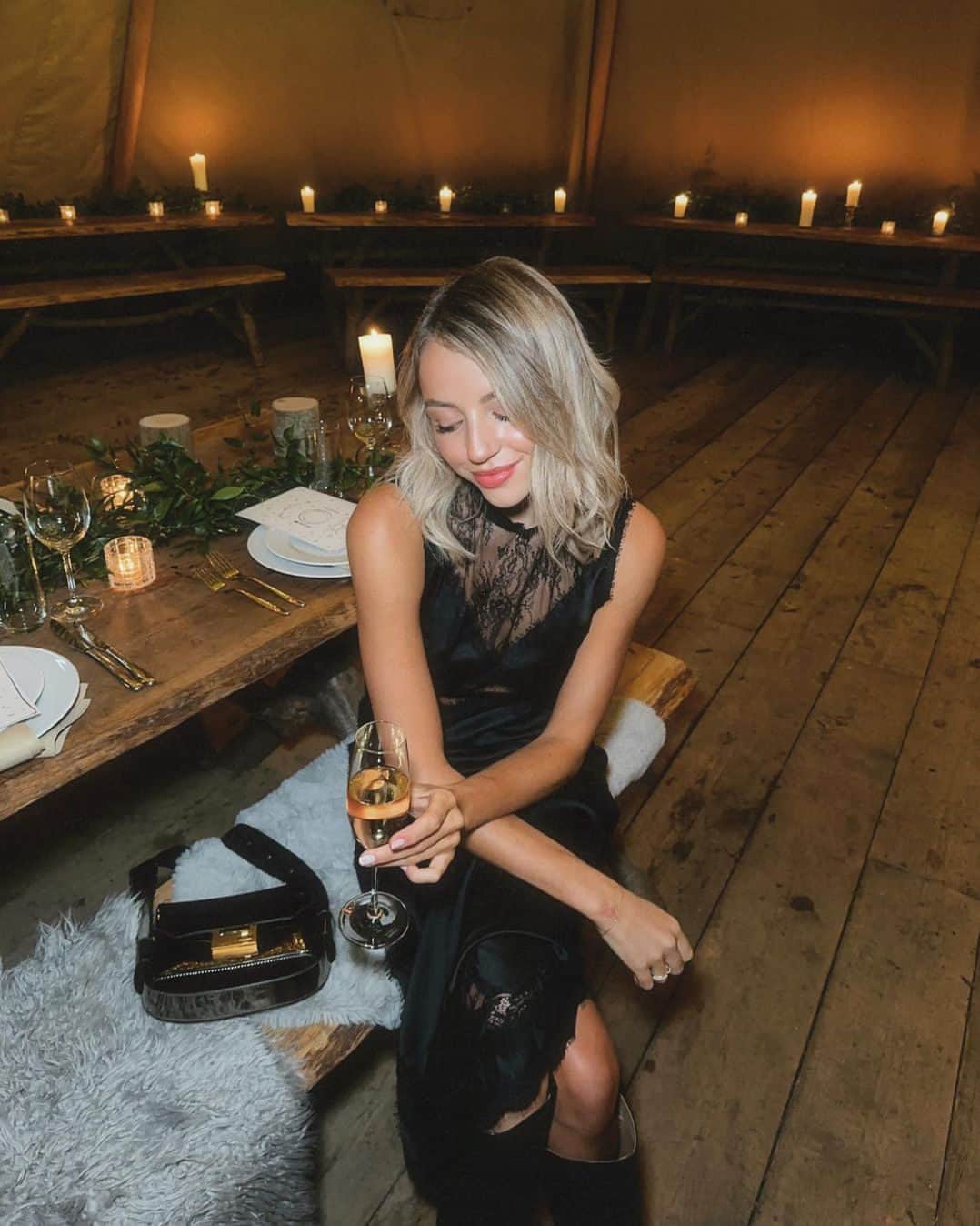 オールセインツのインスタグラム：「Can’t choose - won’t choose - get both. @withameliataylor in the Mila Dress and Auden Dress.」
