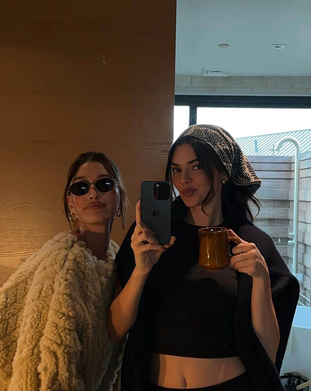 ケンダル・ジェンナーさんのインスタグラム写真 - (ケンダル・ジェンナーInstagram)「👵🏻」11月18日 5時35分 - kendalljenner