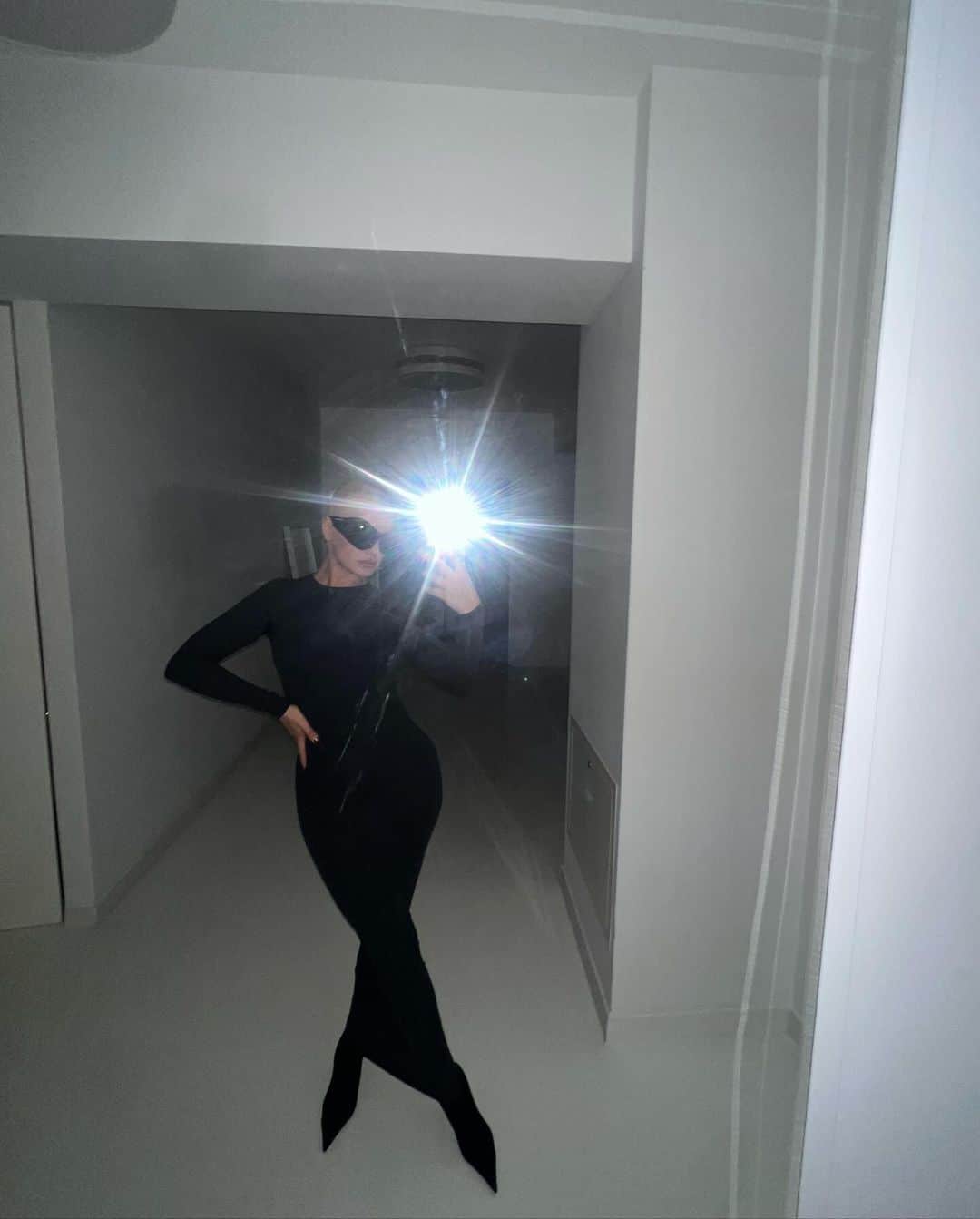 アレクサンドラ・スタンのインスタグラム：「🙄」