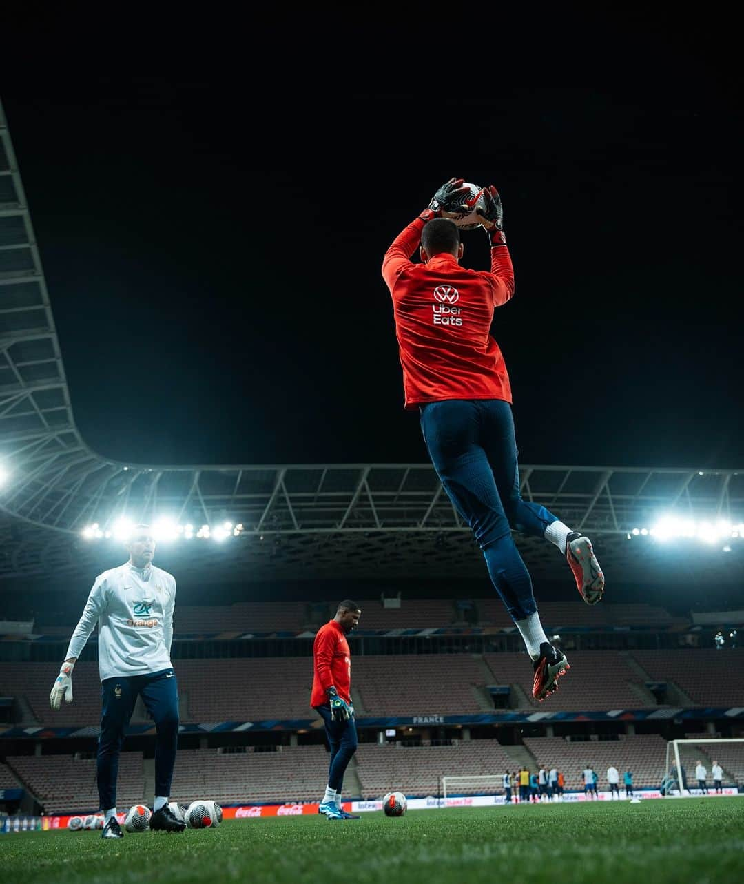 アルフォンス・アレオラさんのインスタグラム写真 - (アルフォンス・アレオラInstagram)「📌 Nice 🇫🇷 @equipedefrance #FiersdetreBleus #AA23」11月18日 5時47分 - alphonseareola